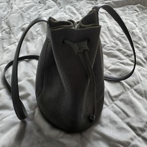 BAGGU black bucket bag